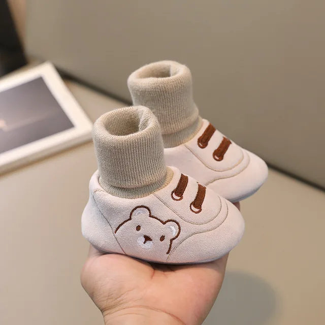 Chaussures enfant avec design mignon et semelle sécurisée