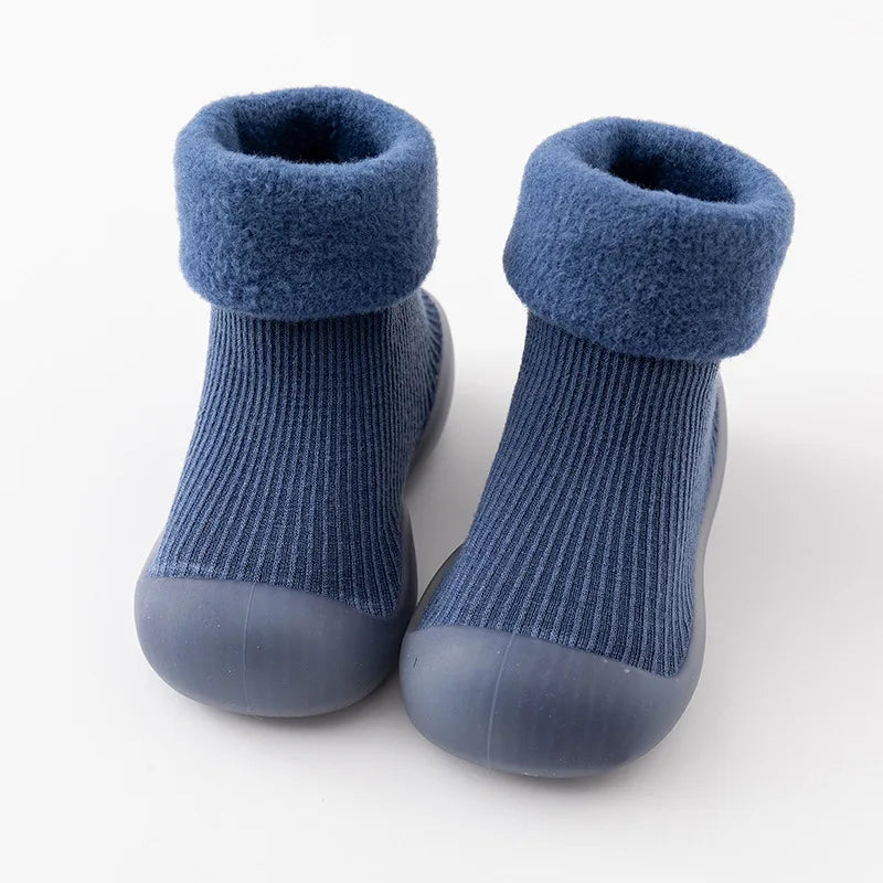Vue d'ensemble des chaussons pour tout-petits, couleur grise