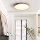 Lampe minimaliste éclairée, diffusant une lumière chaude