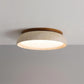 Lampe LED minimaliste installée dans un couloir