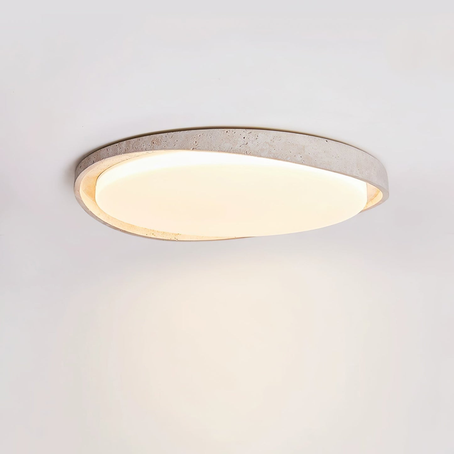 Vue latérale de la lampe montrant sa forme courbée