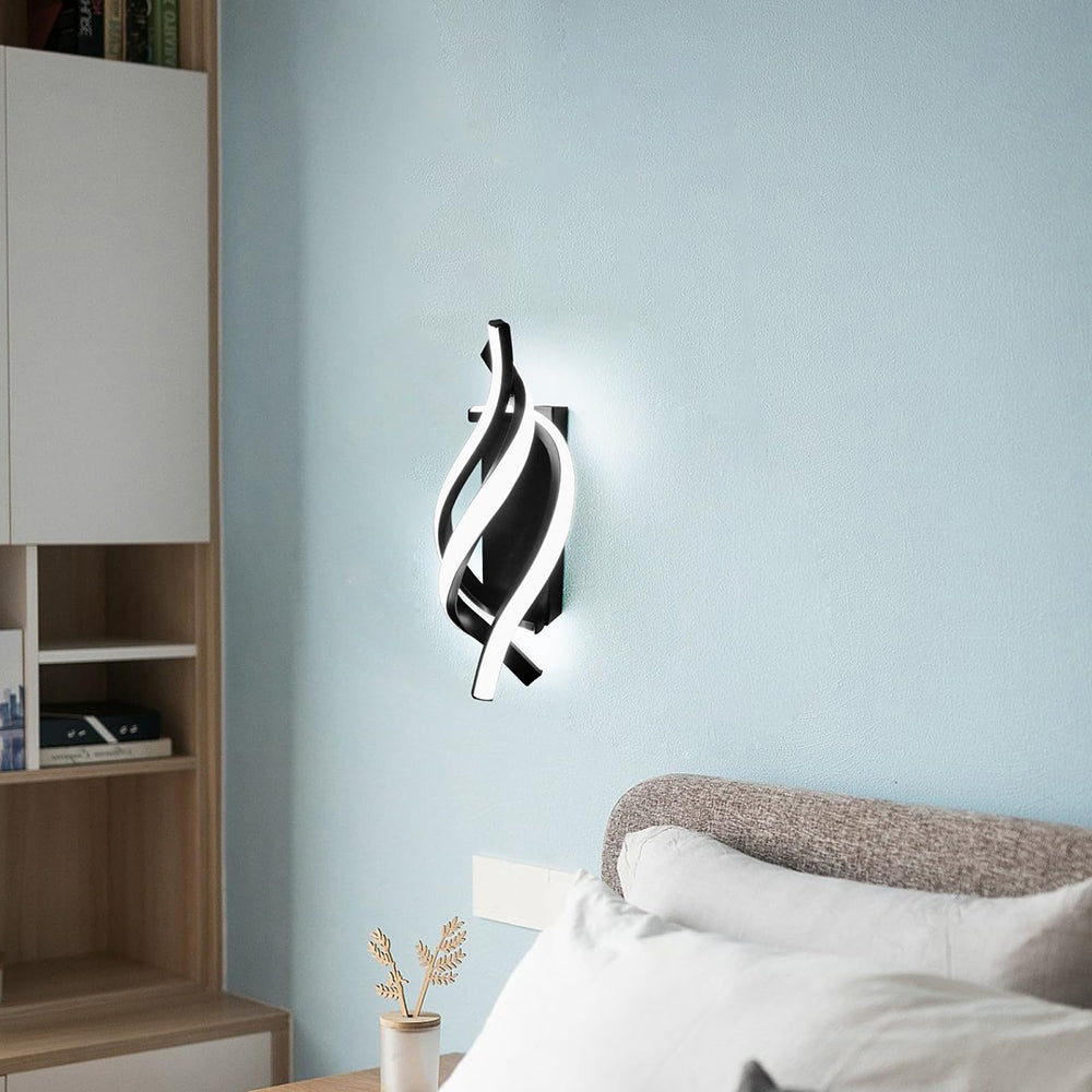 Applique LED moderne installée dans un salon contemporain