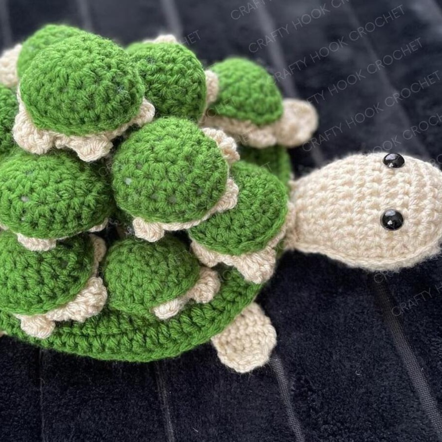 Tortue crochetée avec détails mignons et colorés