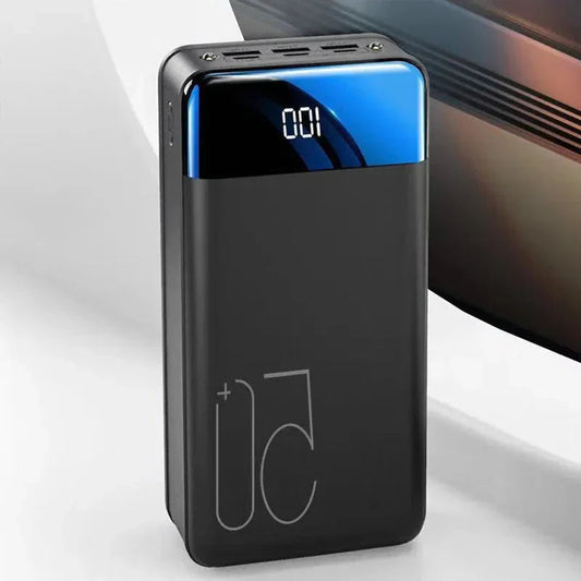 Batterie externe posée sur une table, design léger et compact