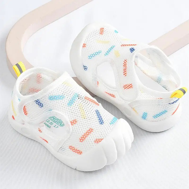 Sandales bébé avec fermeture Velcro et maille respirante