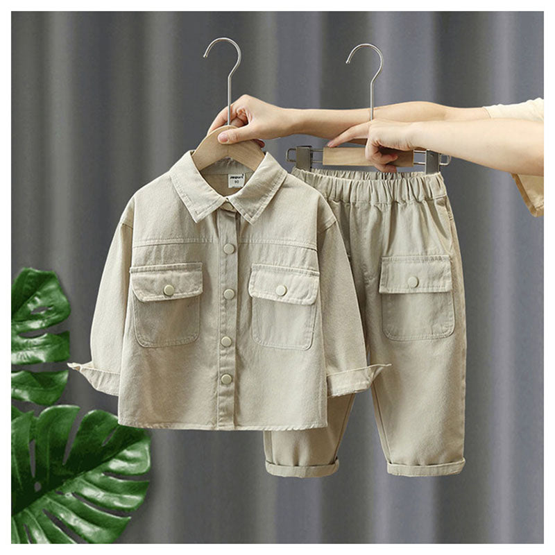 Vue rapprochée de la veste enfant en coton vert