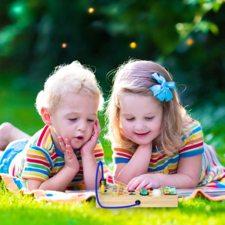 Gros plan sur interrupteurs et lumières LED colorées