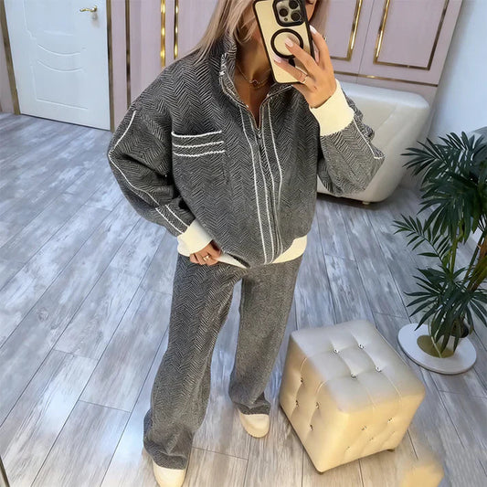 Ensemble complet gris, idéal pour détente et sorties
