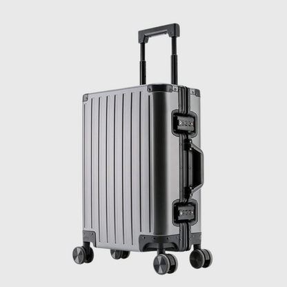 Gros plan sur les coins en aluminium de la valise