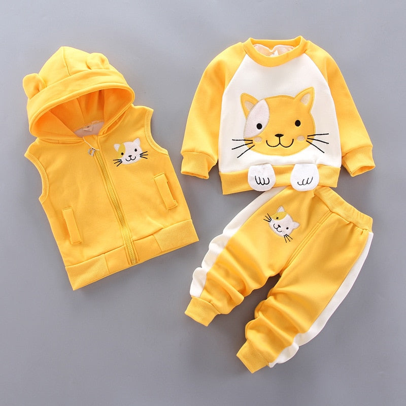 Détail des poches pratiques sur la veste enfant