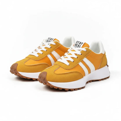 Vue arrière des baskets montrant la stabilité de la semelle