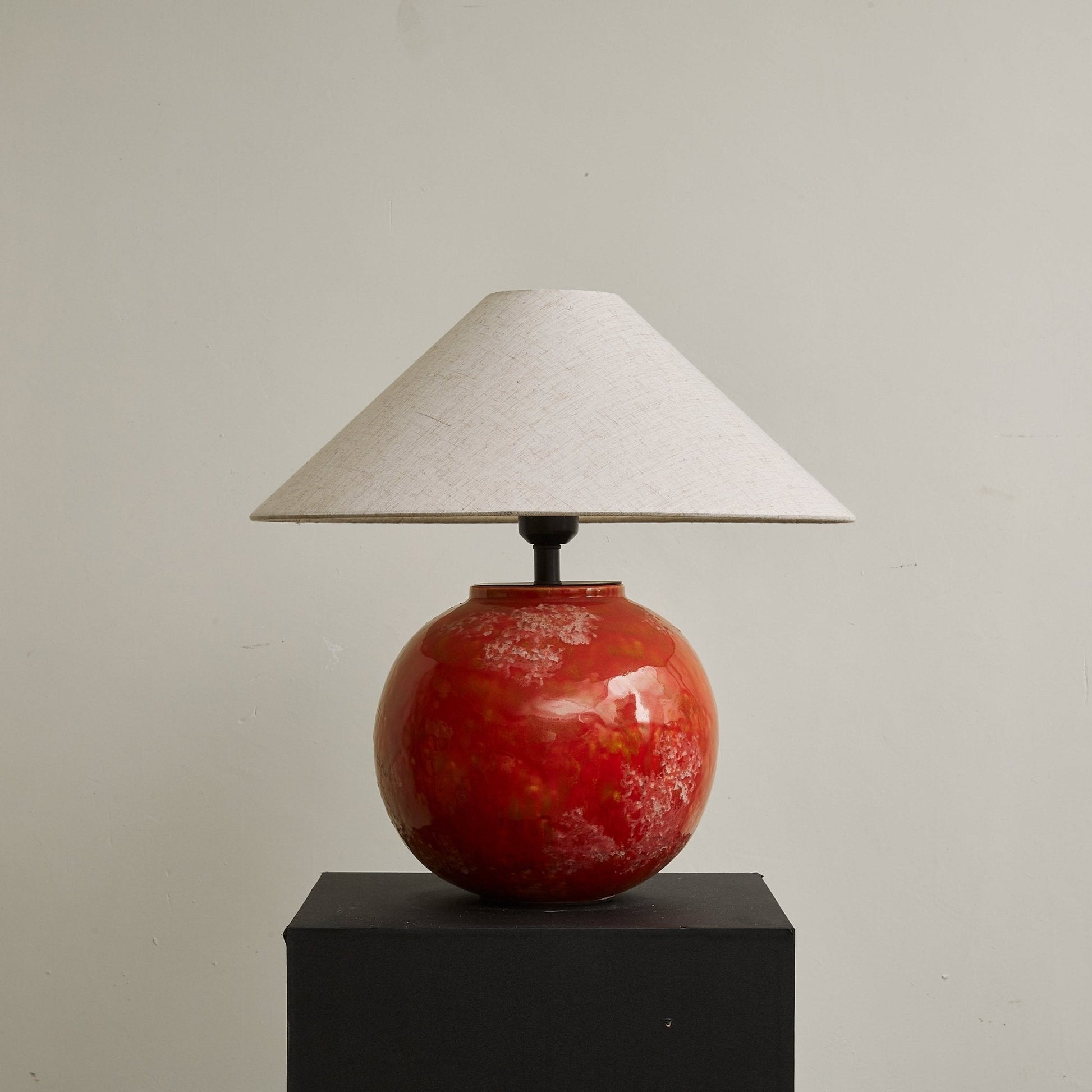 Lampe de table avec lumière diffusée uniformément