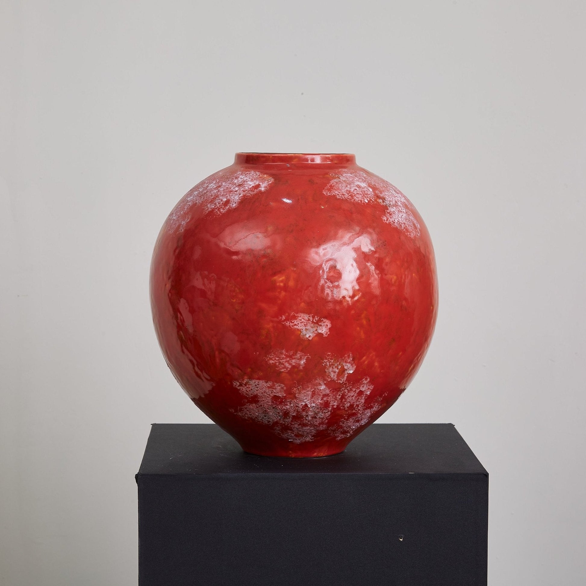 Vue d'ensemble de la lampe dans un décor éclectique