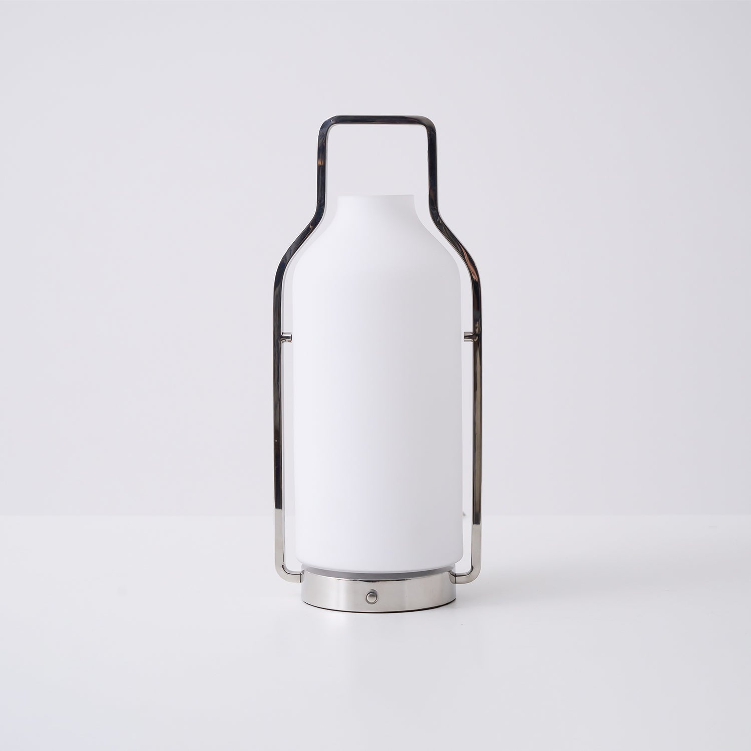 Lampe éteinte, montrant le design moderne et épuré