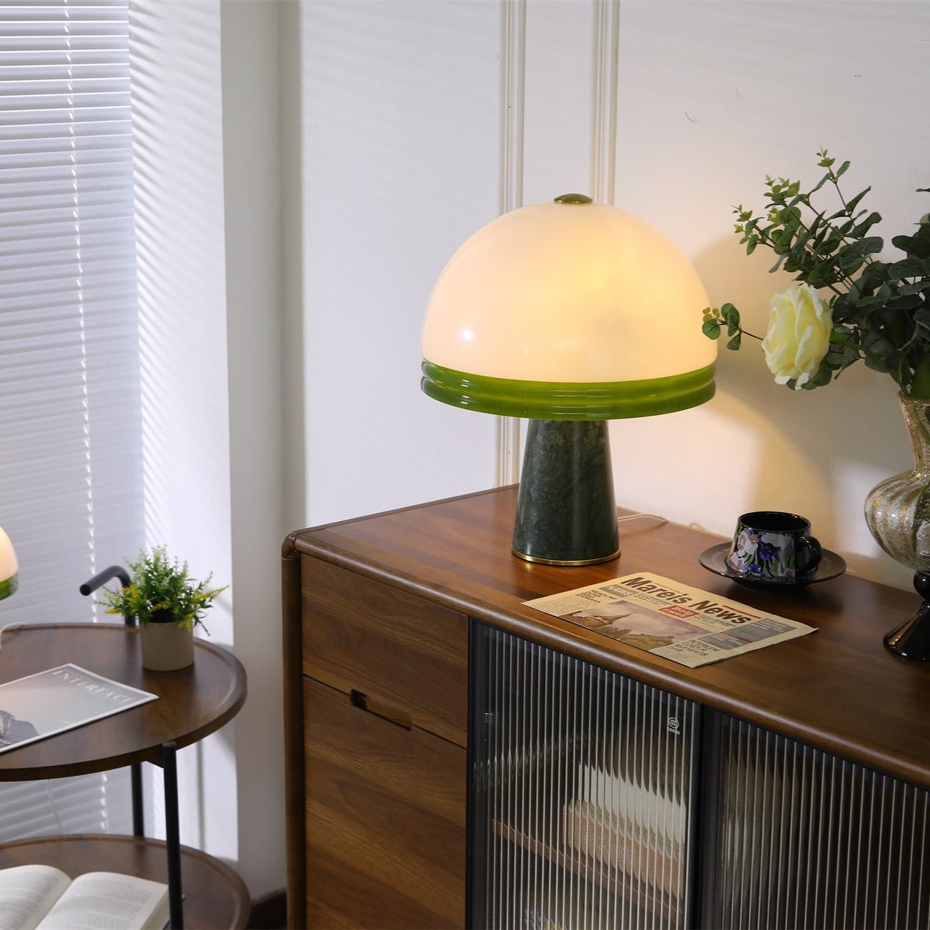 Base en marbre massif avec finitions en laiton doré