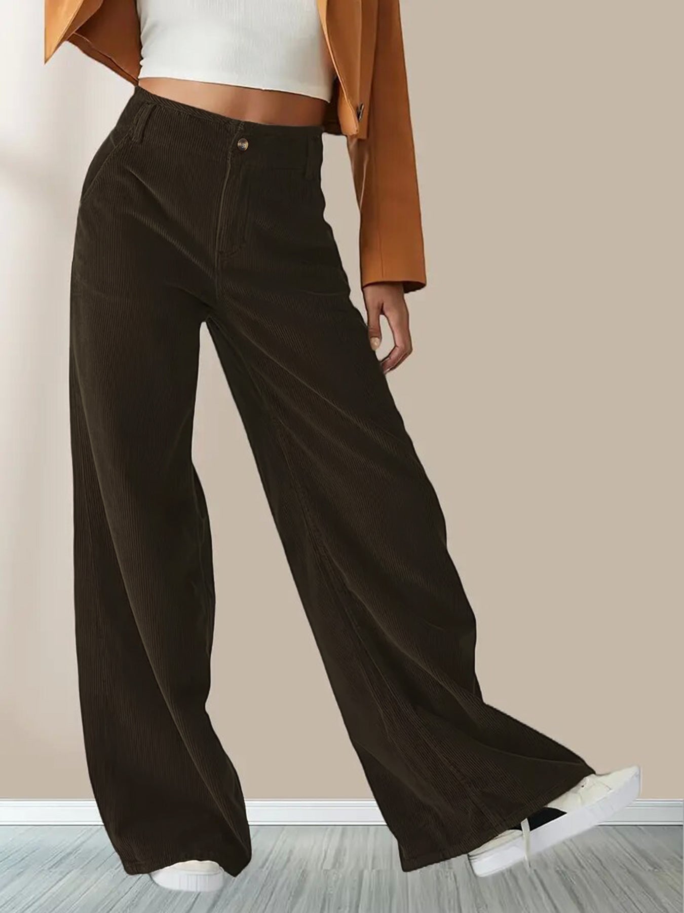 Pantalon en velours côtelé, assorti avec un pull décontracté