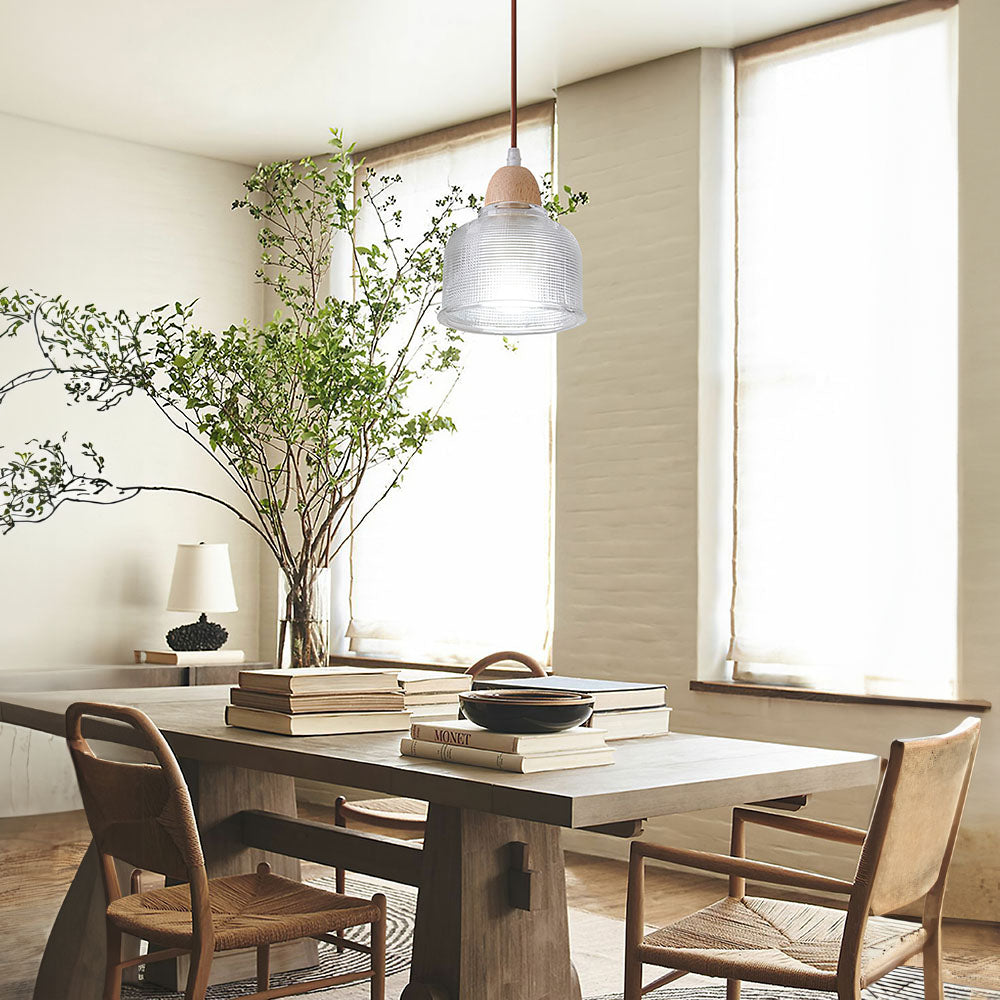 Lampe suspendue éclairée, ambiance chaleureuse