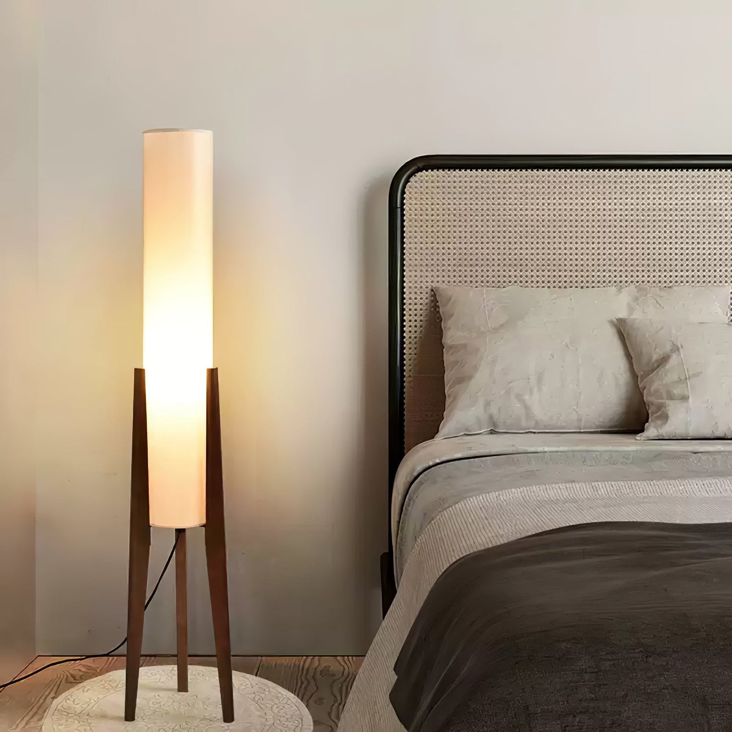 Lampe sur pied dans un salon moderne