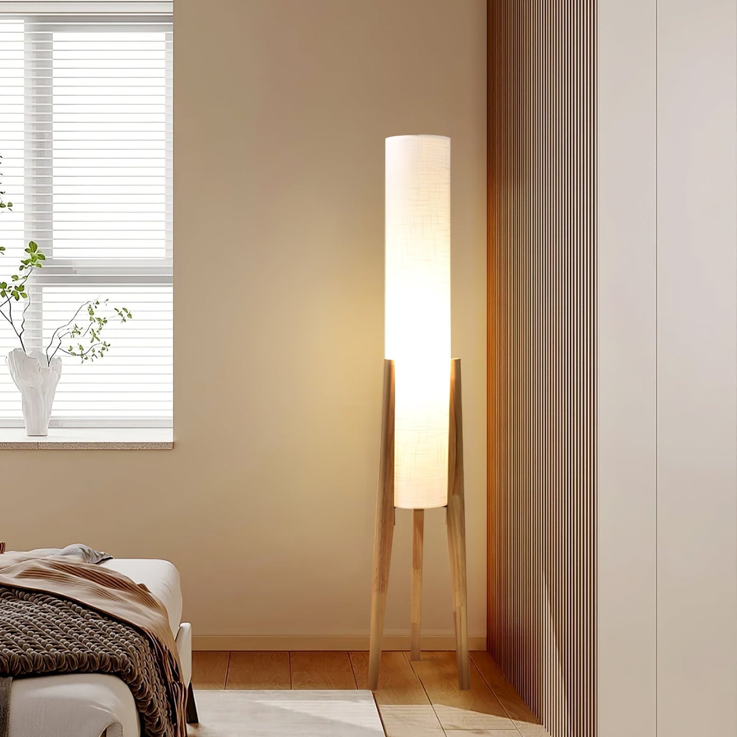Lampe sur pied dans un coin lecture cosy