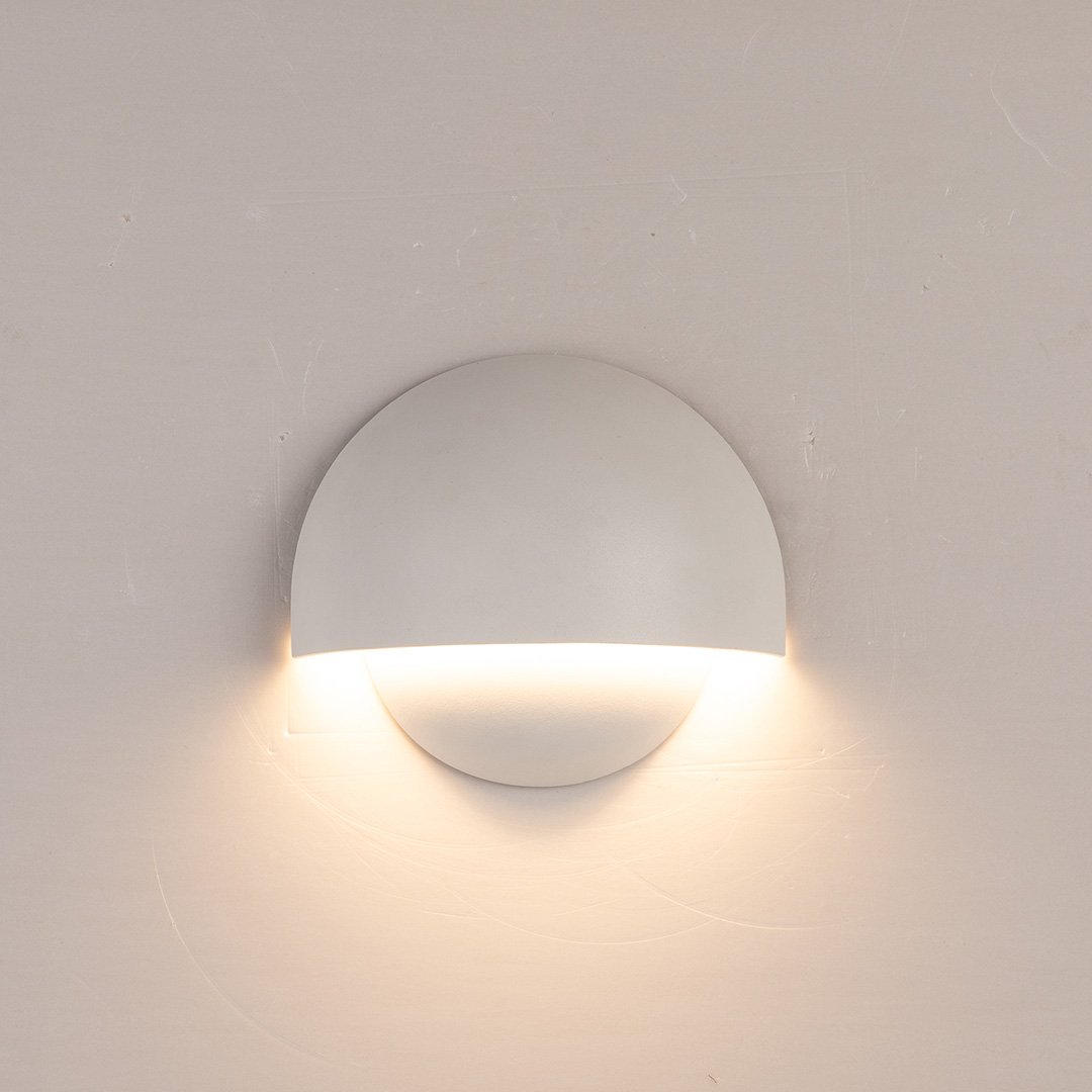 Détail du design moderne de l'applique murale LED