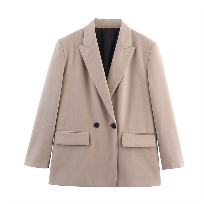 Silhouette complète du manteau cape, style sophistiqué