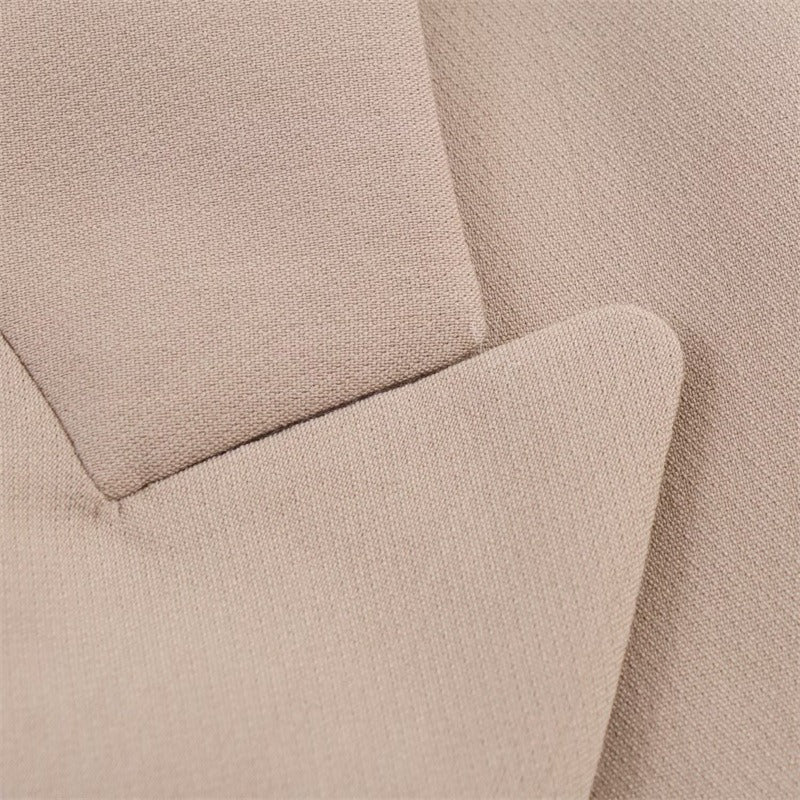 Vue arrière du manteau cape, tombé fluide et élégant