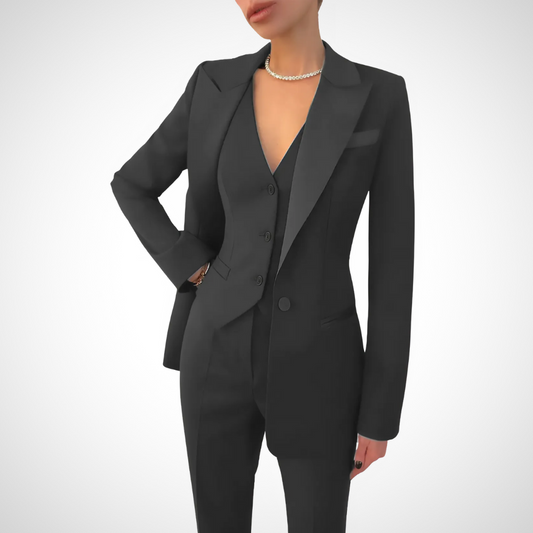 Ensemble complet costume femme avec coupe précise et moderne
