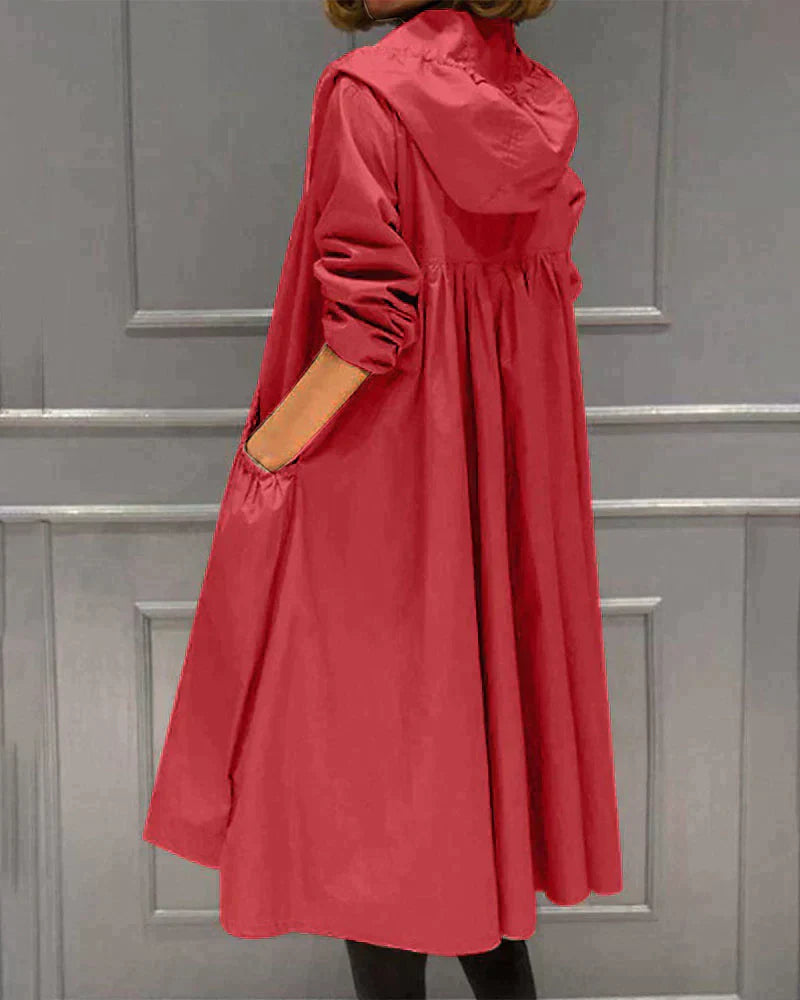 Vue arrière du manteau imperméable avec coupe décontractée