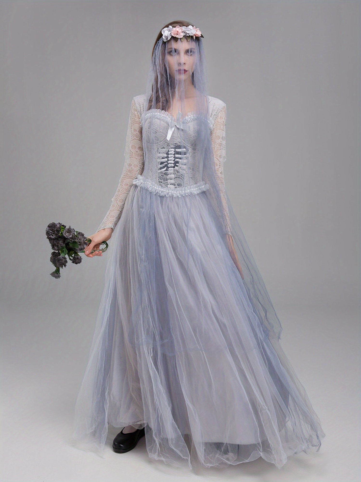 Vue de profil de la robe gothique avec corset