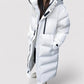 Vue latérale de la parka longue noire pour femme
