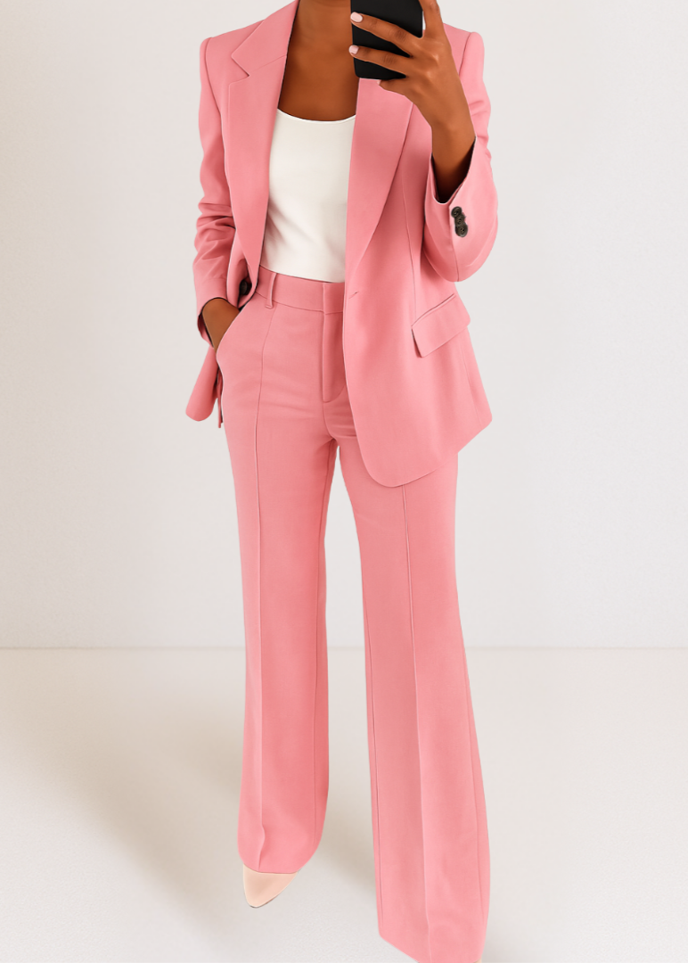Pantalon droit assorti, coupe élégante et raffinée