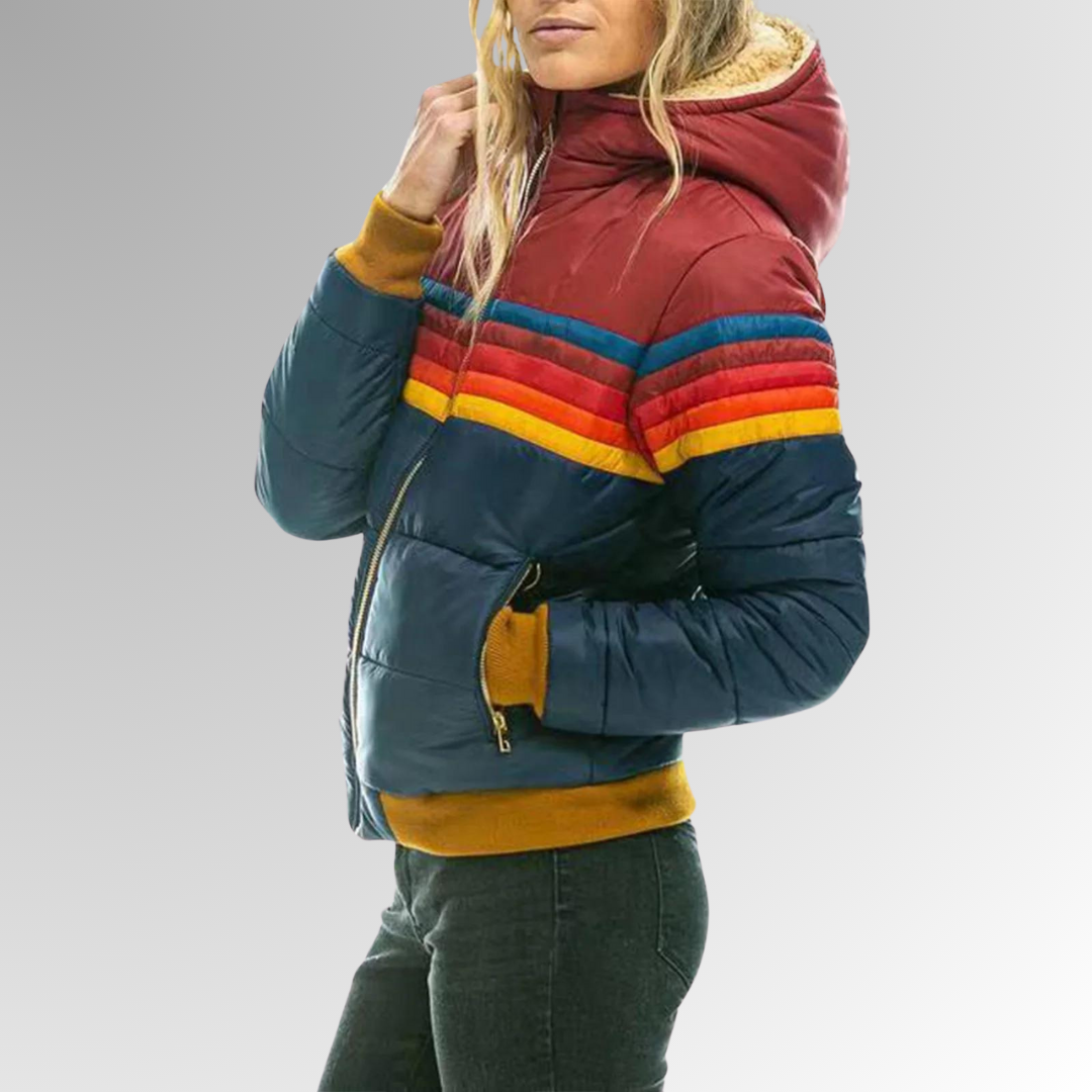 Veste colorblock vue de face, capuche relevée