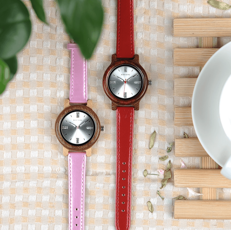 Montre en bois pour femme avec affichage de la date