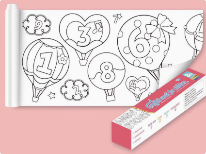 Enfant appliquant des couleurs sur une page autocollante