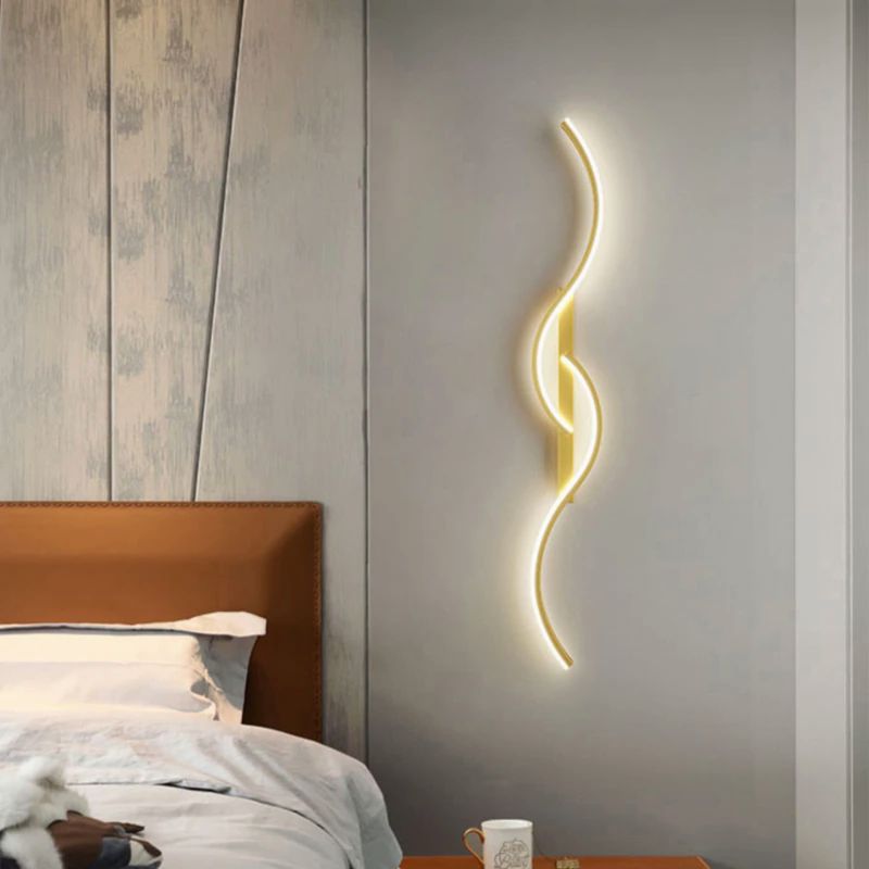 Applique LED installée dans une salle de bain contemporaine
