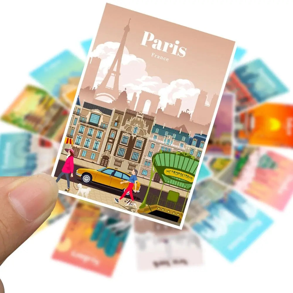 Gros plan sur des stickers de voyage colorés pour bagages