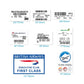 Gros plan sur des stickers de voyage colorés, style carte d'embarquement
