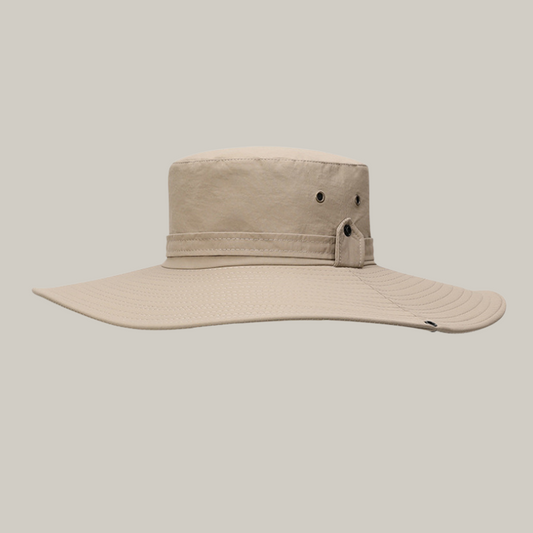 Vue latérale du chapeau safari beige résistant