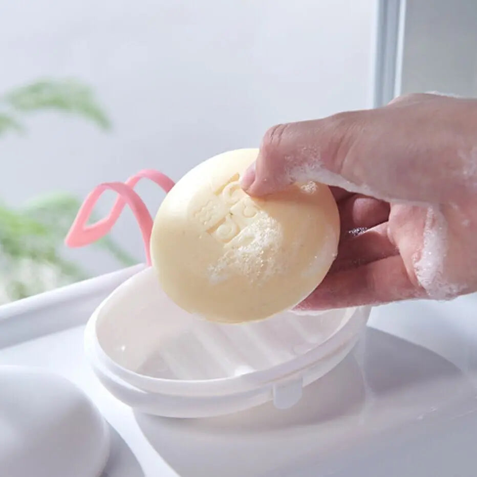 Vue latérale d'une boîte à savon compacte et pratique