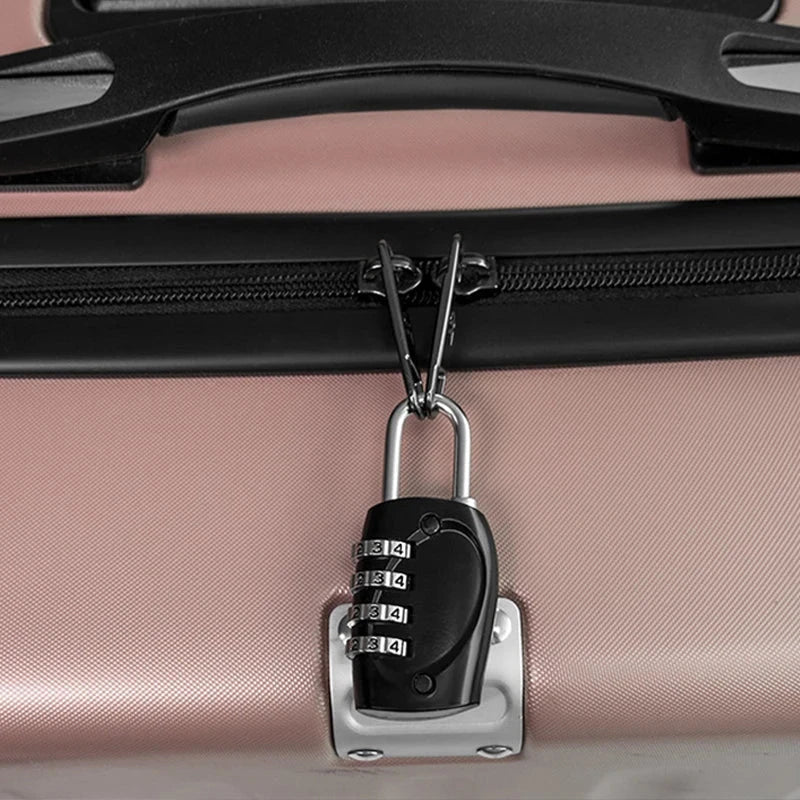 Cadenas à code noir sur fond blanc, vue de face