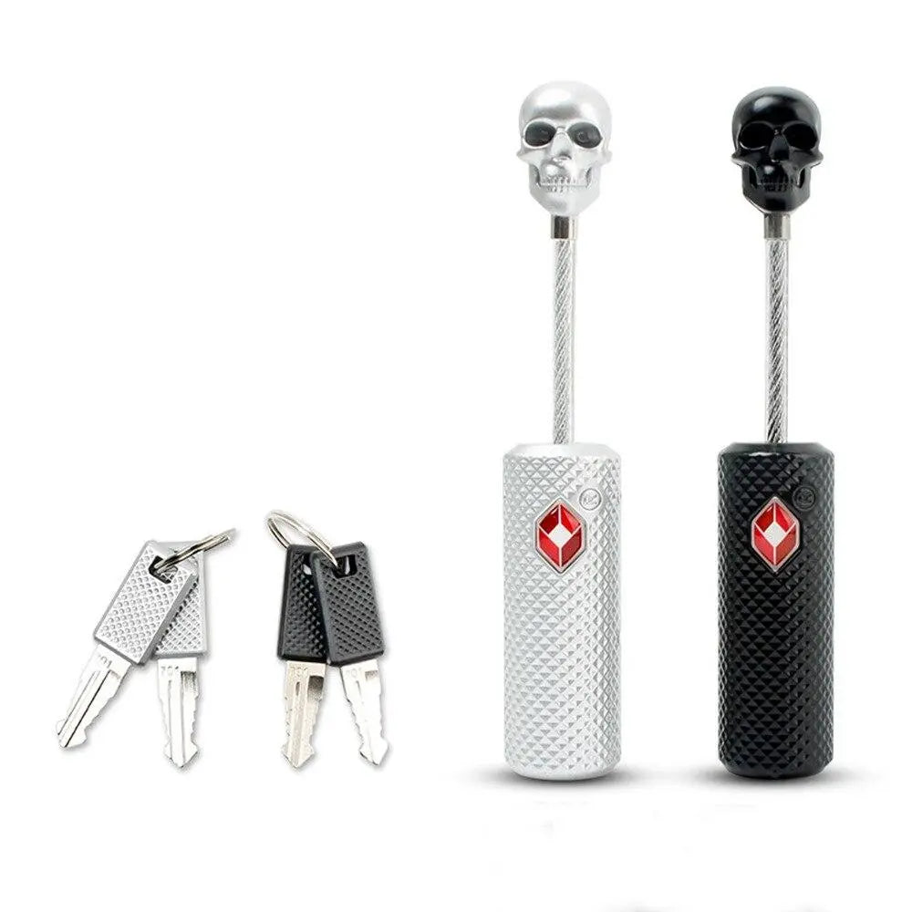 Gros plan sur le cadenas TSA avec motif tête-de-mort