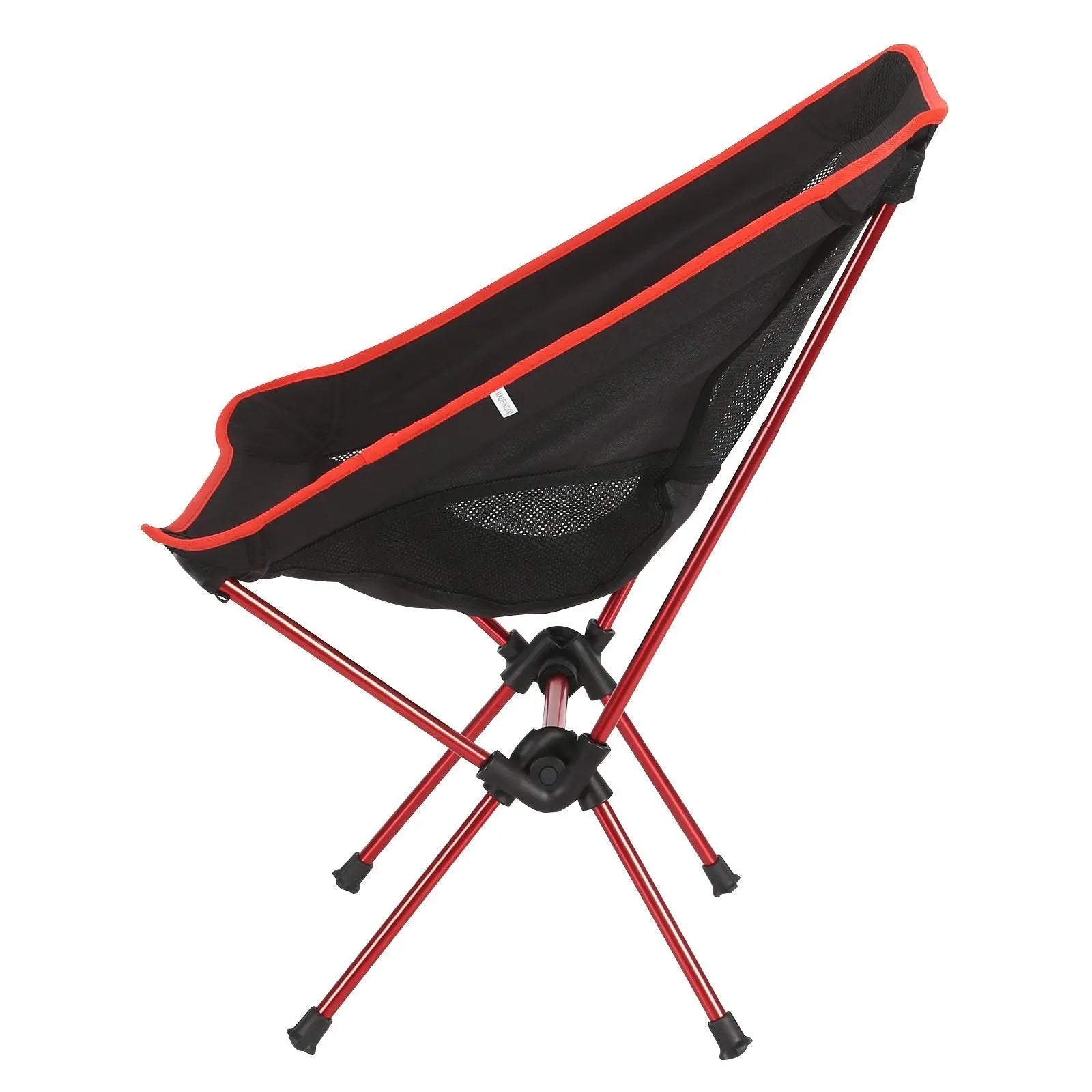 Chaise de camping pliée avec sa trousse de transport