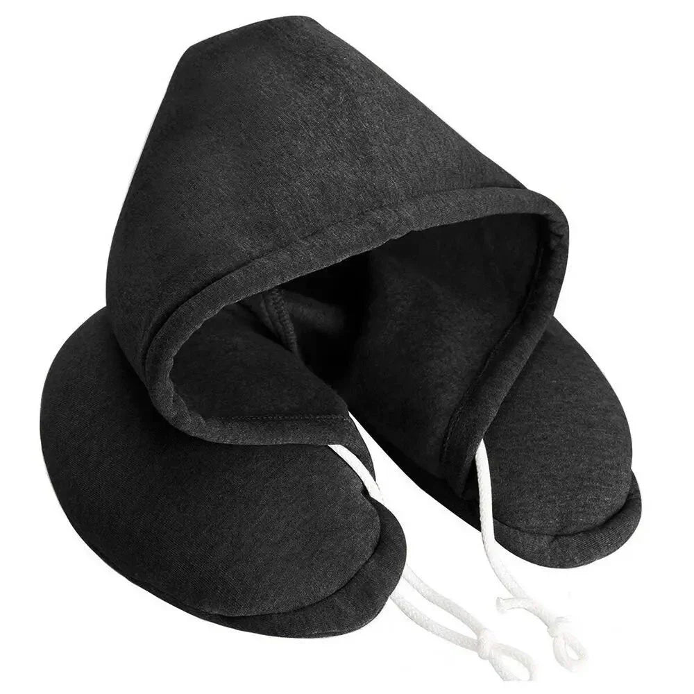 Coussin de voyage noir avec capuche intégrée, vue de face