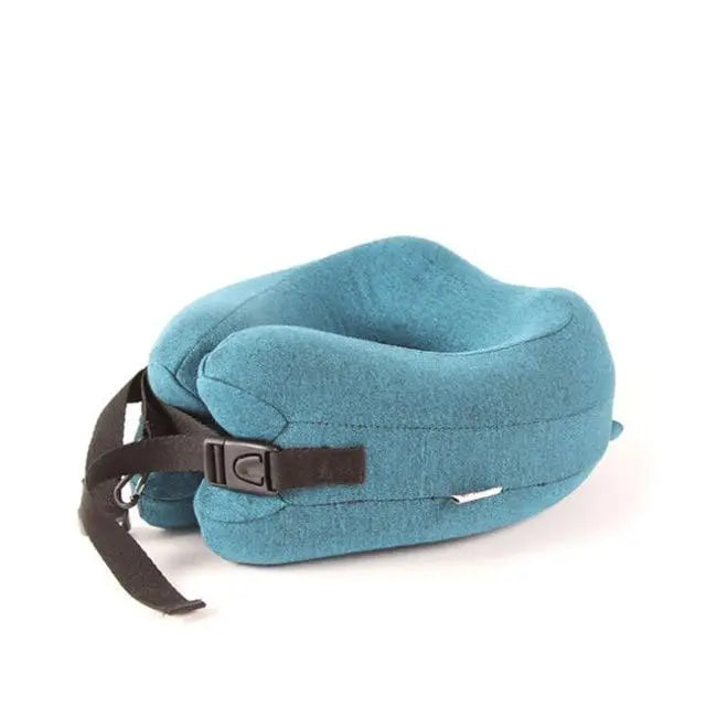 Oreiller de voyage bleu offrant un soutien optimal du cou