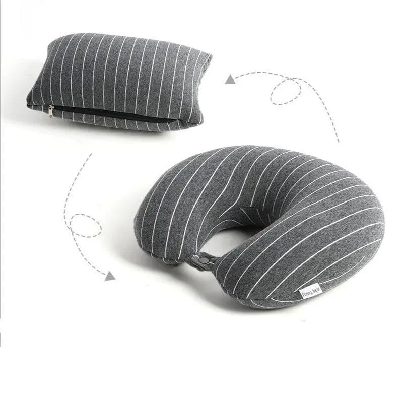 Coussin de voyage pliable anthracite sur fond blanc