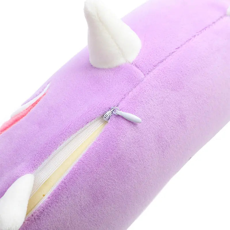 Coussin de voyage en forme de licorne, vue de face