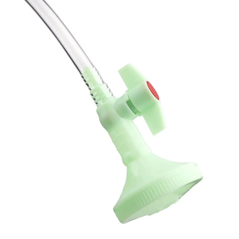 Vue rapprochée du robinet de la douche solaire portable