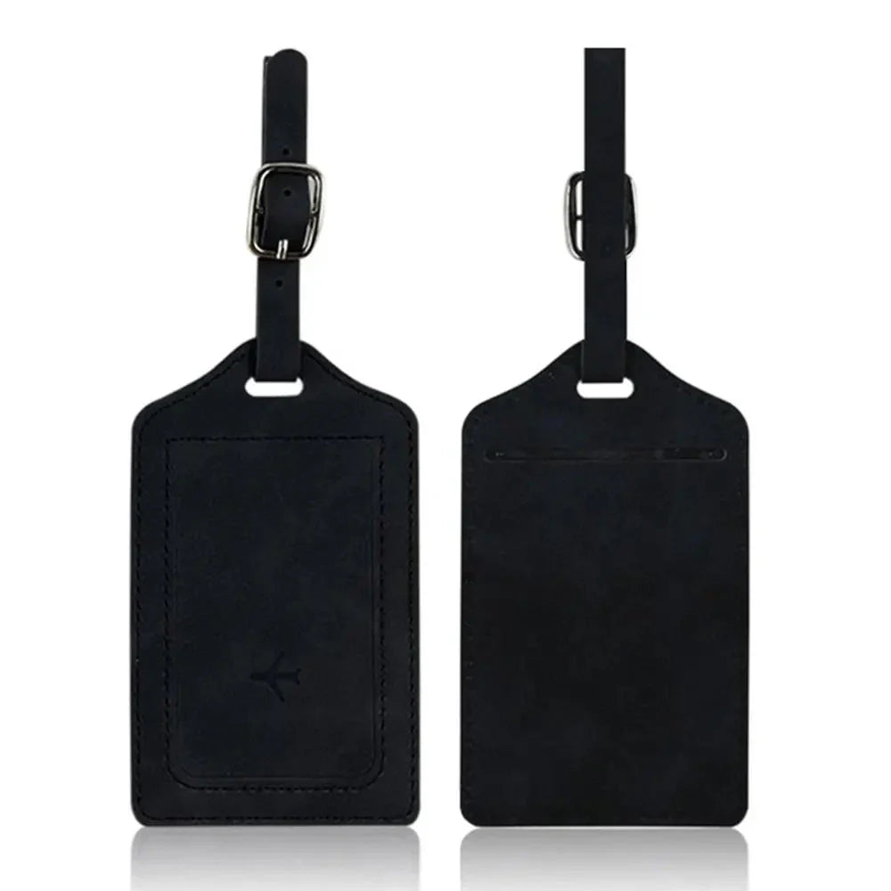 Étiquette noire avec motif avion, look sophistiqué