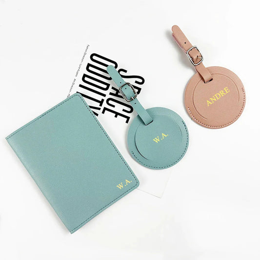 Set turquoise chic avec étiquette bagage et étui passeport