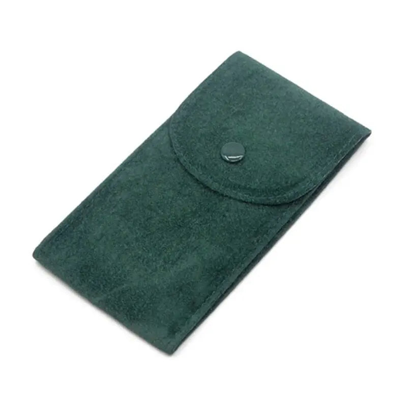 Étui en velours vert avec intérieur visible